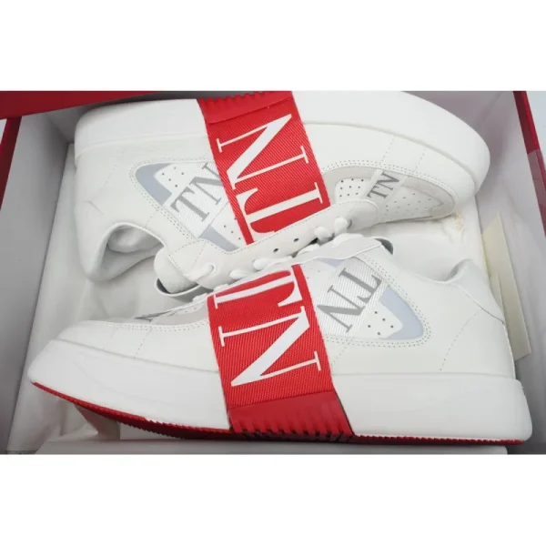 01bdc900ea9ed6c14a3174e4856c7af0 Valentino Garavani VL7N Low Sneakers White Red