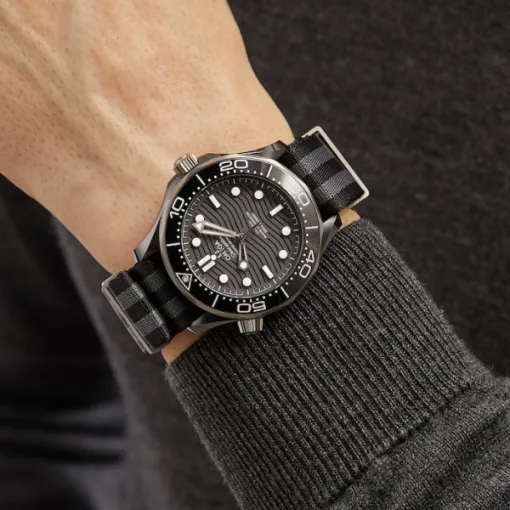 Omega Seamaster Men Automatic Black Fabric 007 Watch O21092442001002