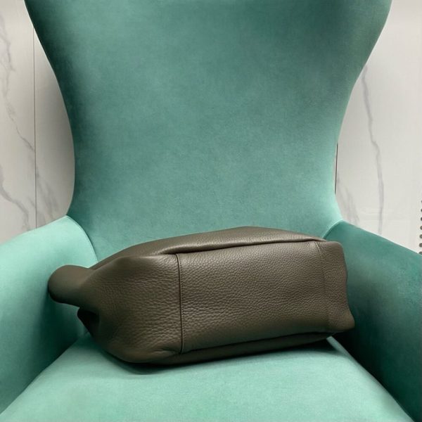 2ef119fde7bc4bd22f0f7df3f64a4335 LE 5 A 7 BEA IN GRAINED LEATHER