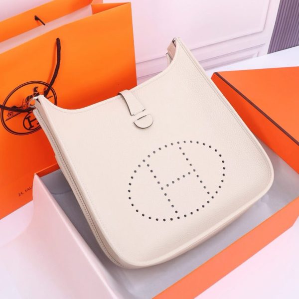 48eda78692238e8eb265eb056a04534c Hermes Evelyne 29