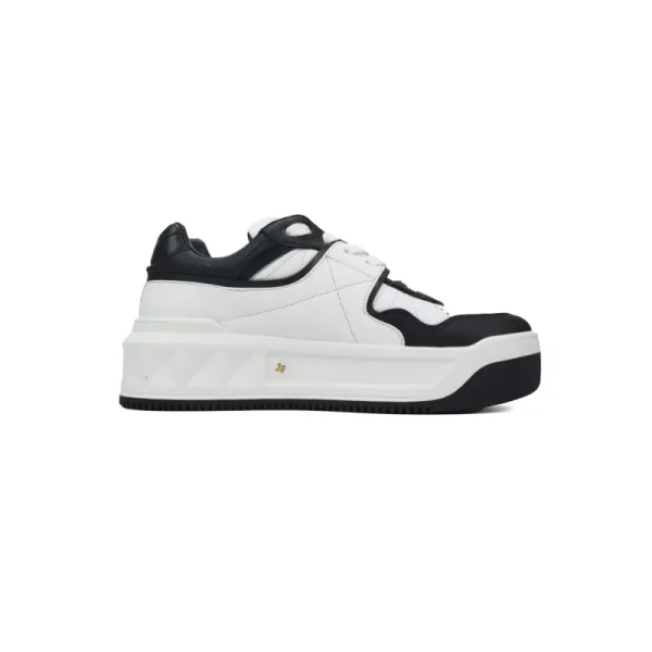 Valentino Garavani ONE STUD Low-Top Sneaker Black and white