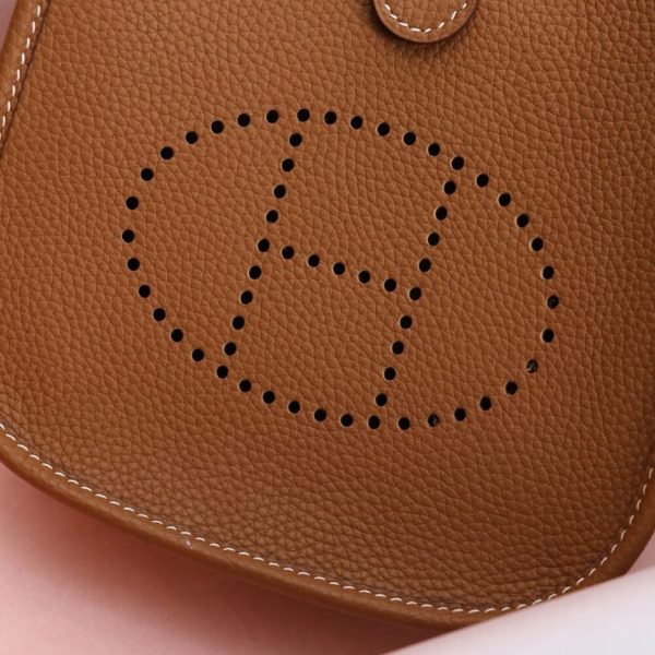 510f2d32e83e4e233039469ed387ce80 Hermes Evelyne 16