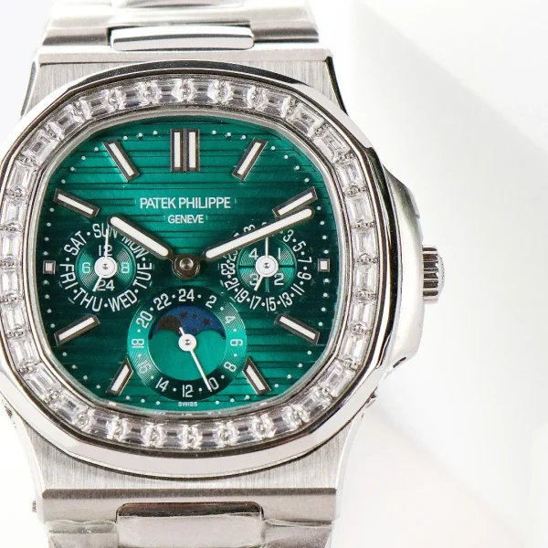 5f9b77ab99e8c41bd655972bfe4bc2e2 Patek Philippe Nautilus Green Perpetual Calendar