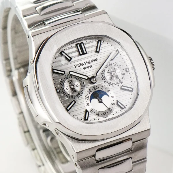 60450e2c1202872c2c4b0526955d0c3c Patek Philippe Silver Nautilus Watch
