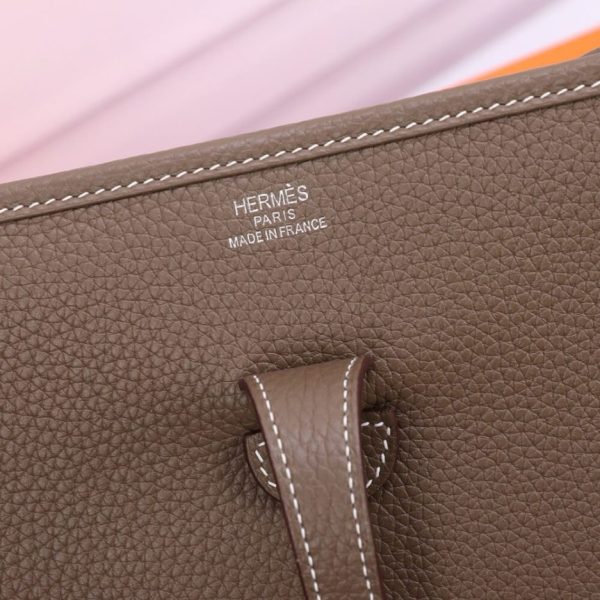 62e99692cdb9bcb307c6326bd07c1f21 Hermes Evelyne 29