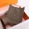 69310930aa5ab8f4392c0f26208626e0 Hermes Evelyne 16
