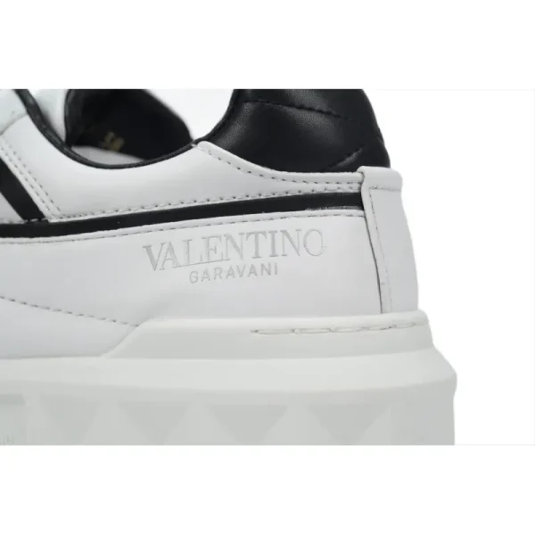 Valentino Garavani ONE STUD Low-Top Sneaker White and grey