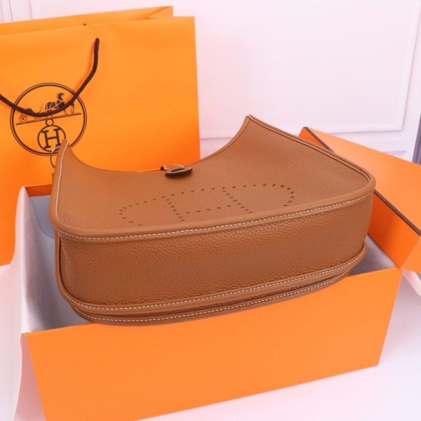87232ab049dc24e4daf519c5b9f8ba3d Hermes Evelyne 29