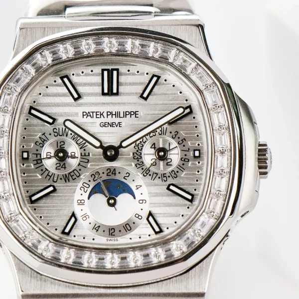 8754a18229cc625ec0b3bc6c1a35a6eb Patek Philippe Silver Nautilus Watch
