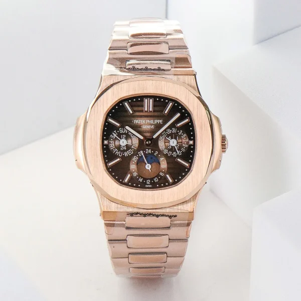 8dc5cfbb9f6adc33901e1250a540e227 Patek Philippe Rose Gold Nautilus Watch