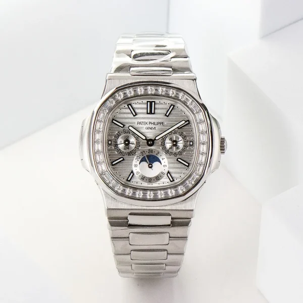 92bd1be210d14520a29e64a8194a7950 Patek Philippe Silver Nautilus Watch