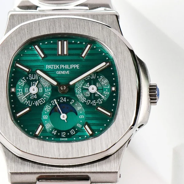 942e03d7b8245eafaa815ad7d5044b69 Patek Philippe Nautilus Green Perpetual Calendar