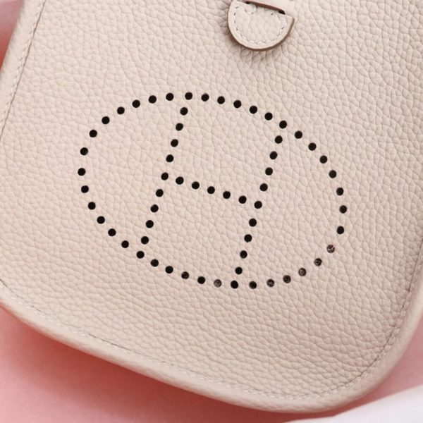 96fd3f0c715b24b9ee30a21925cf4525 Hermes Evelyne 16
