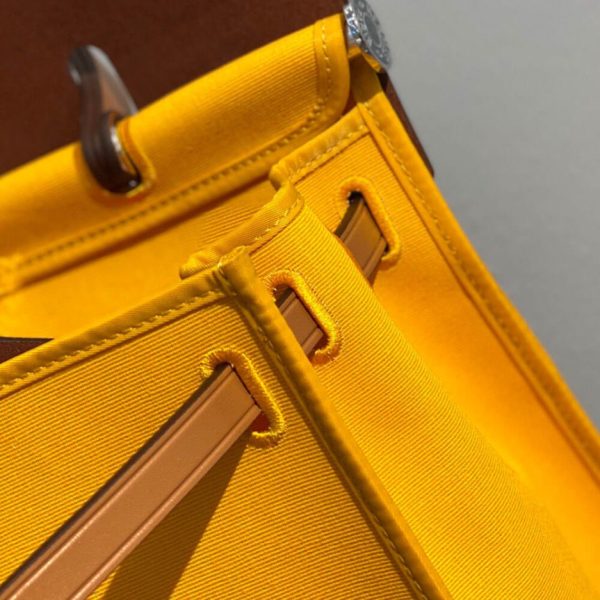 9833ebd24d56950e2fe1a9d2c00f3417 HERMES Herbag Zip 31 bag