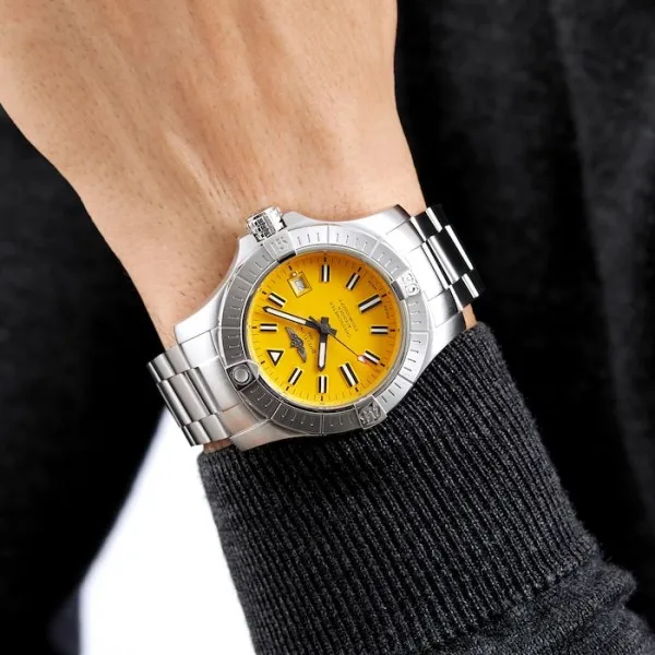 Breitling Avenger Men Automatic Yellow Stainless Steel Watch A17319101I1A1