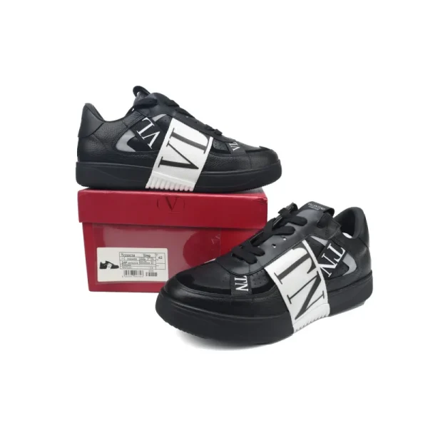 ad3baa9a4af6d1acb9c27e9addc53d9c Valentino Garavani VL7N Low Sneakers Black