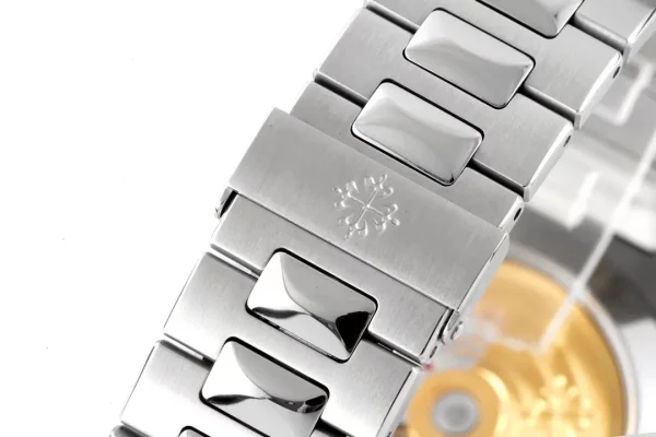 b013199865e70cab00681927d0edf124 Patek Philippe Nautilus Silver Annual Calendar