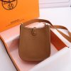 bdb9464660a4557b28d2fbdee5fd0493 Hermes Evelyne 16