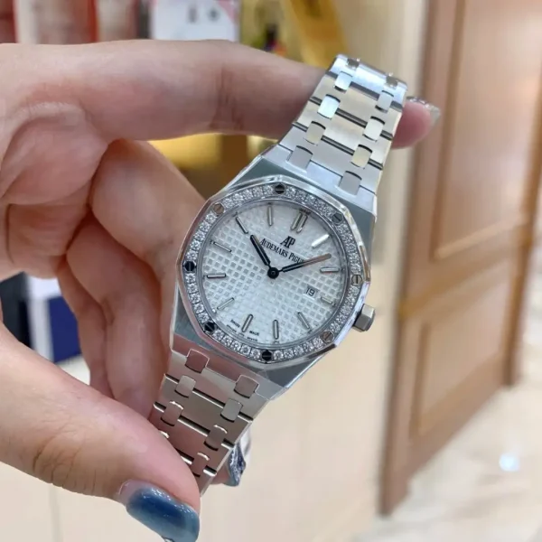 cf00f8e7d854638c5cb3ab245e07a650 Audemars Piguet Royal Oak Quartz Silver 67651ST.ZZ.1261ST.01