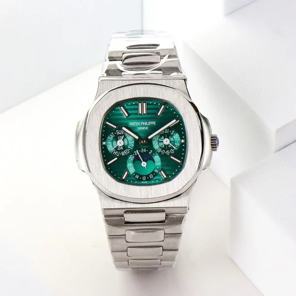 d73c22a5c01f31219a12576e560d2178 Patek Philippe Nautilus Green Perpetual Calendar