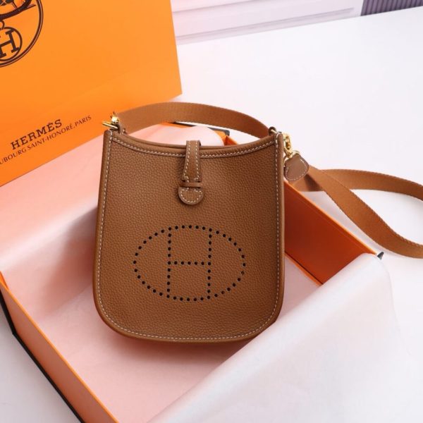 dd8af51caaeb52222c2b608dcad7df94 Hermes Evelyne 16