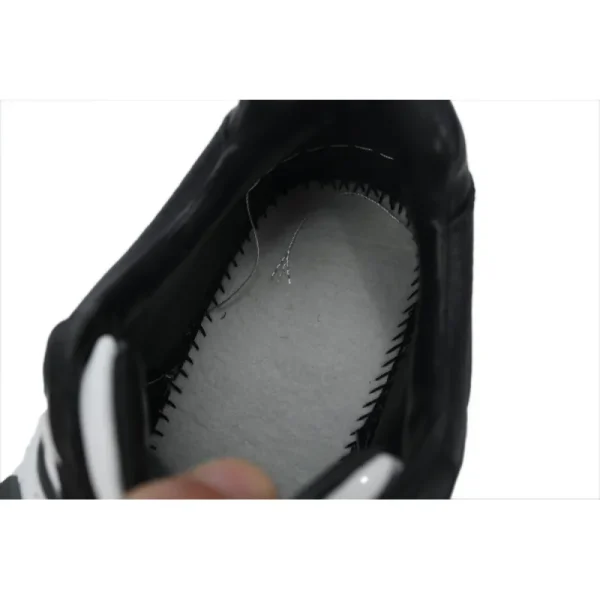 Valentino Garavani ONE STUD Low-Top Sneaker Black and white