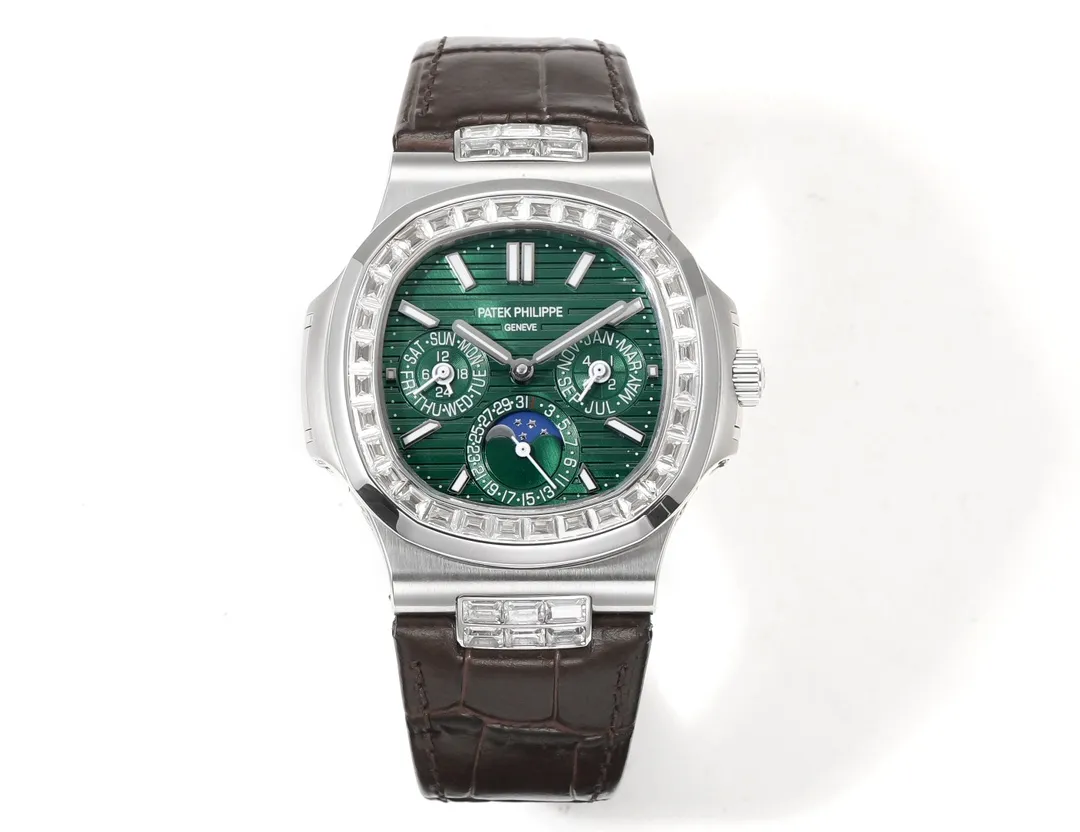 ee5501c470ab1f209bf96e76a9b326c2 Patek Philippe Green Nautilus Watch