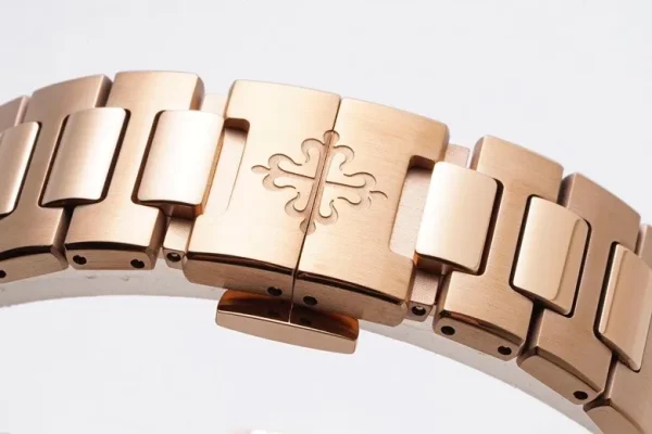 f5298066a5b4558761a4a60688d131c0 Patek Philippe Gold Nautilus Ladies Watch
